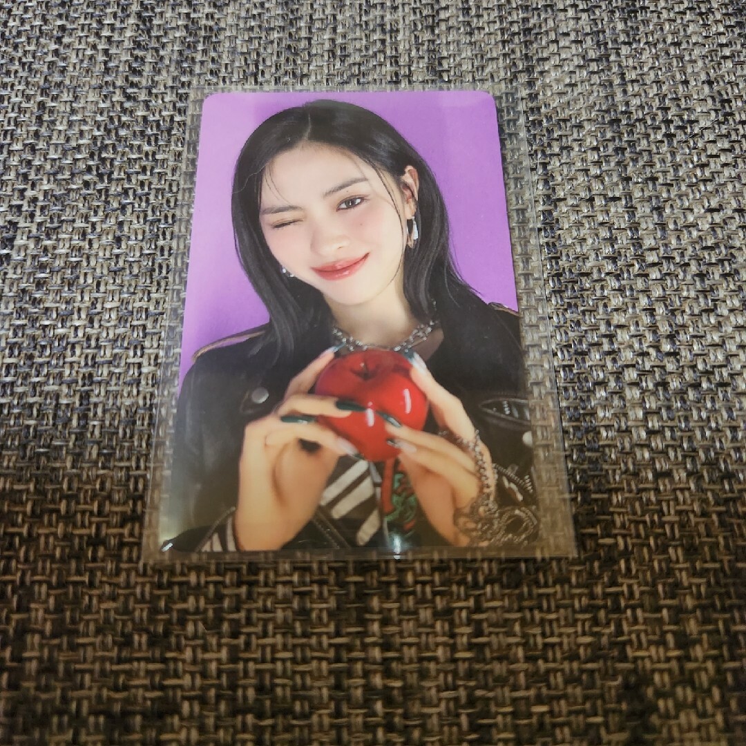 ITZY(イッチ)のitzy リュジン トレカ ringo 通常盤 エンタメ/ホビーのタレントグッズ(アイドルグッズ)の商品写真