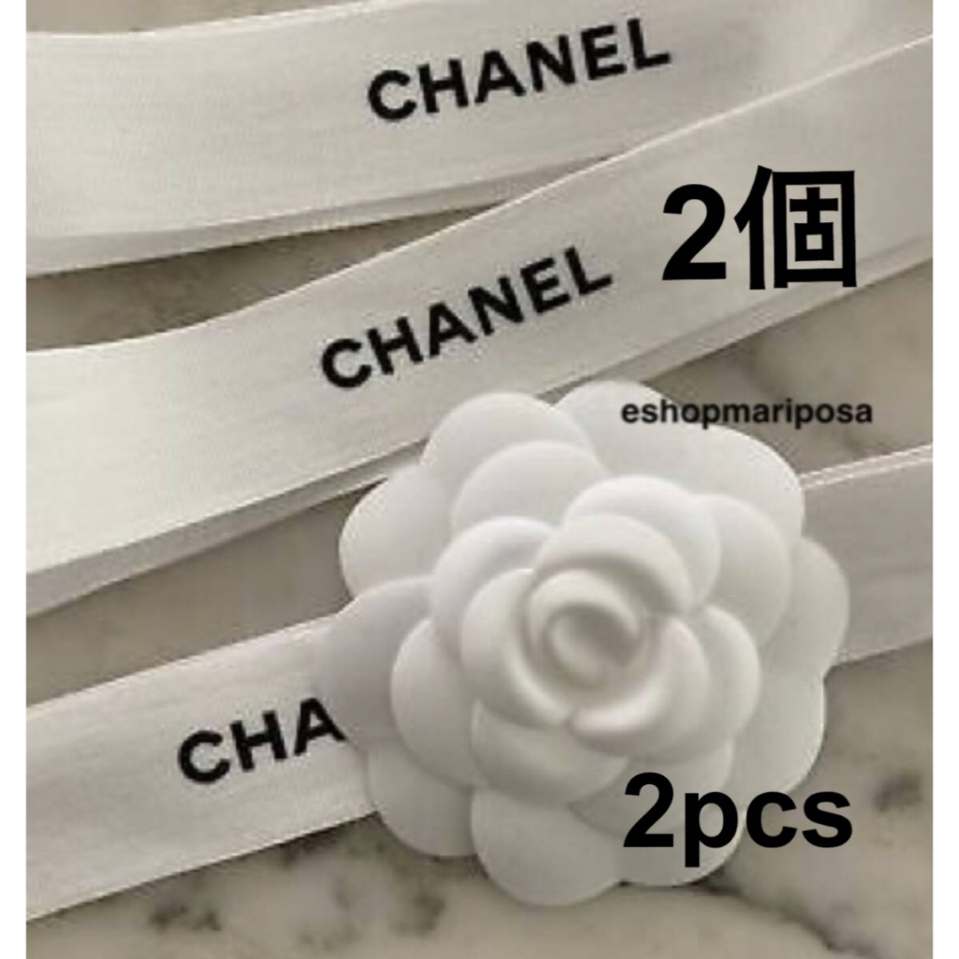 CHANEL(シャネル)のシャネル 2個 立体カメリア 白 3D ステッカー 定番 シール付き コサージュ インテリア/住まい/日用品のオフィス用品(ラッピング/包装)の商品写真