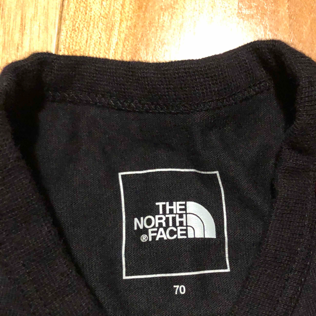 THE NORTH FACE(ザノースフェイス)の【新品】THE NORTH FACEロンパース70cm ノースフェイス　ベビー  キッズ/ベビー/マタニティのベビー服(~85cm)(ロンパース)の商品写真