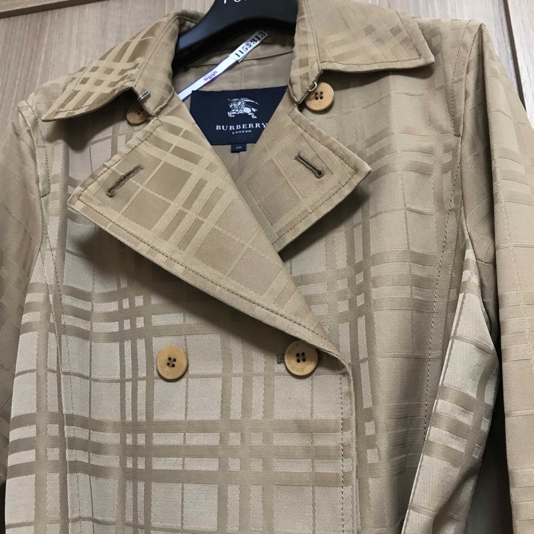 BURBERRY(バーバリー)のバーバリーロンドン ノバチェック　トレンチコート　三陽商会　サイズ40 レディースのジャケット/アウター(トレンチコート)の商品写真