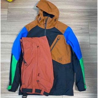 バートン(BURTON)の【超美品】BURTON ak スノボ ウェア上下セット(ウエア/装備)