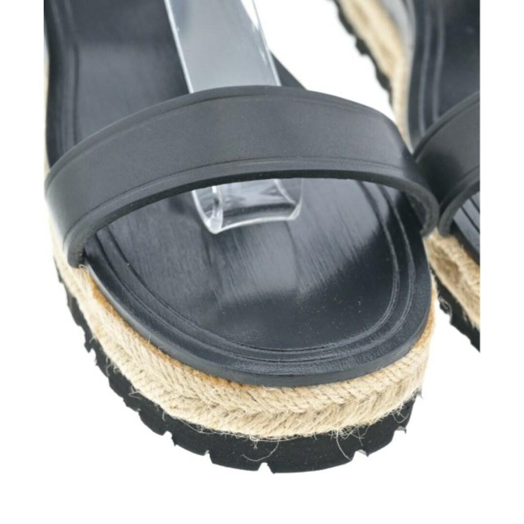 PIPPICHIC(ピッピシック)のPippichic サンダル EU37 1/2(24cm位) 黒xゴールド 【古着】【中古】 レディースの靴/シューズ(サンダル)の商品写真
