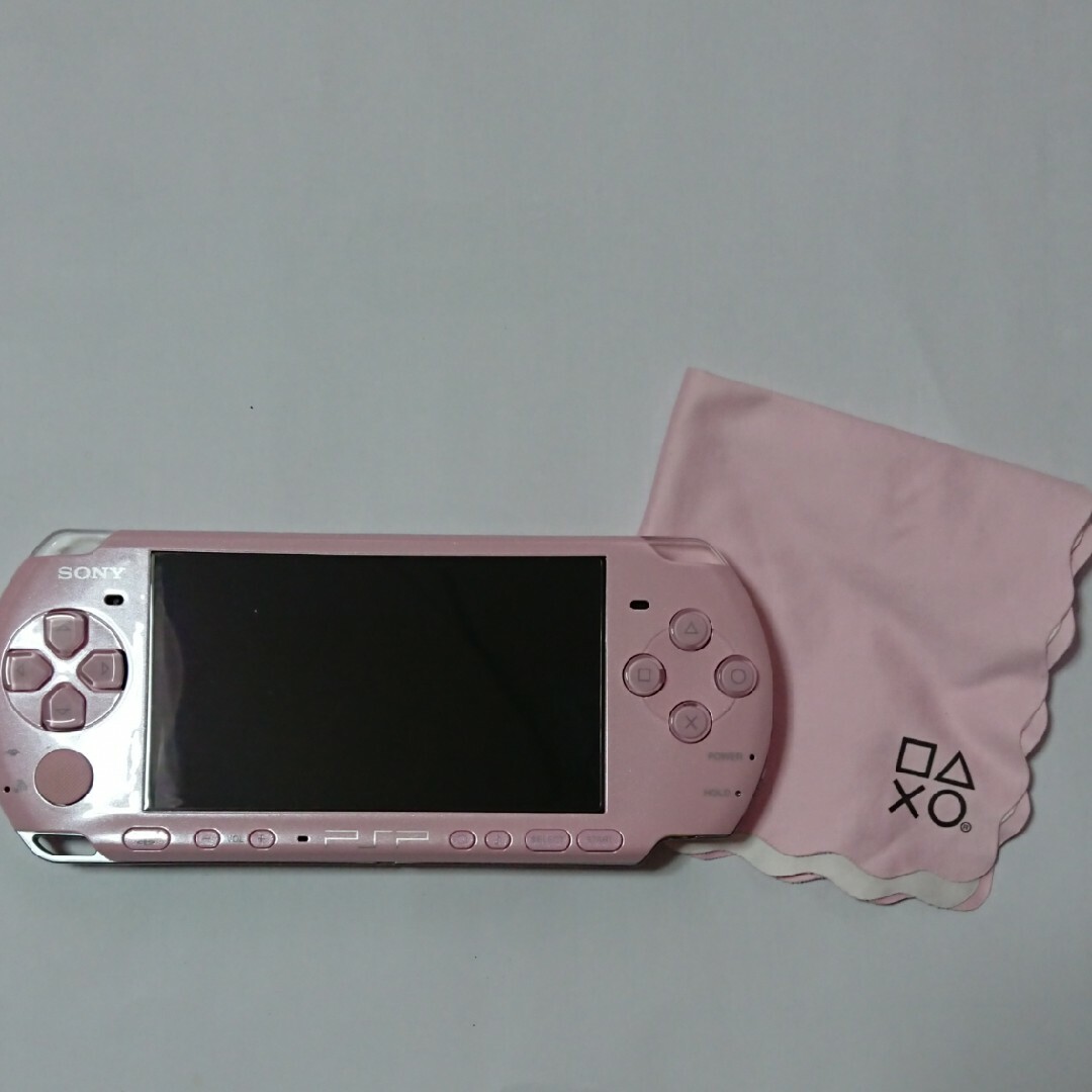 PlayStation Portable(プレイステーションポータブル)の【匿名】PSPJ-30019 ブロッサムピンク PSP3000 バリューパック エンタメ/ホビーのゲームソフト/ゲーム機本体(携帯用ゲーム機本体)の商品写真