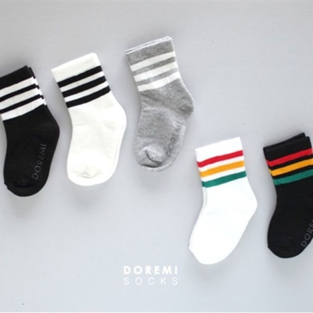 韓国子供服 DOREMI トリプルラインデザインソックス キッズ/ベビー/マタニティのこども用ファッション小物(靴下/タイツ)の商品写真