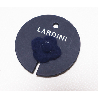 ラルディーニ(LARDINI)の《ラルディーニ》新品 フェルト製 花型ブートニエール ジャケット・スーツに(その他)