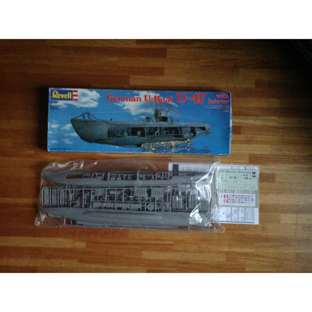 レベル社製 U-Boat U-47 潜水艦プラモデル 1/125 (希少)