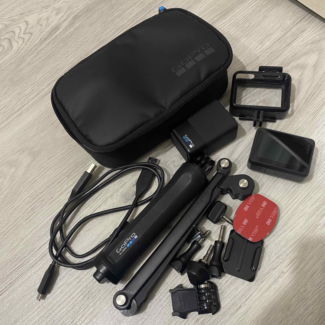 GoPro HERO7 Black 付属品付き バッテリー 充電器 自撮り棒