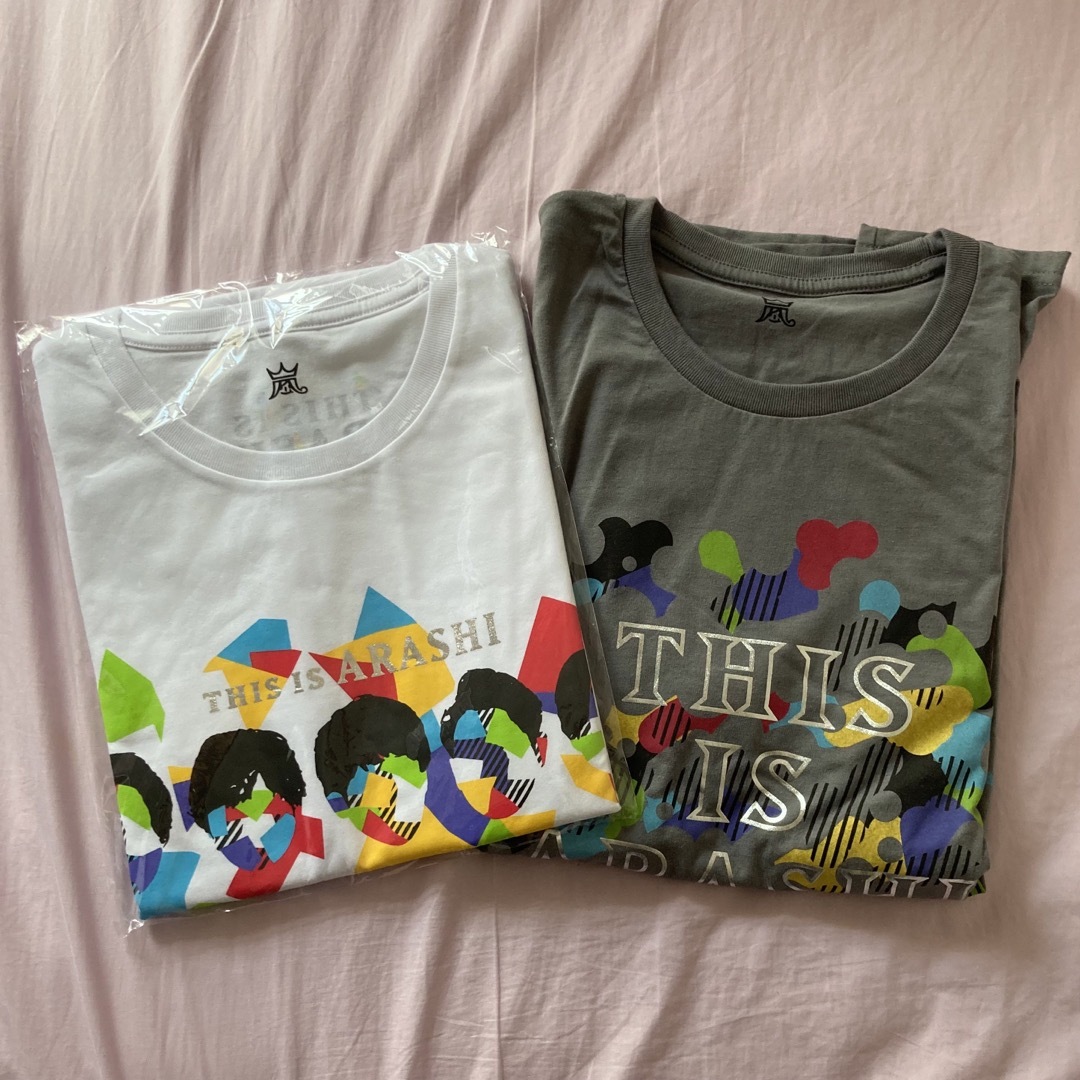 嵐(アラシ)の嵐　this is ARASHI Tシャツ　２枚セット エンタメ/ホビーのタレントグッズ(アイドルグッズ)の商品写真