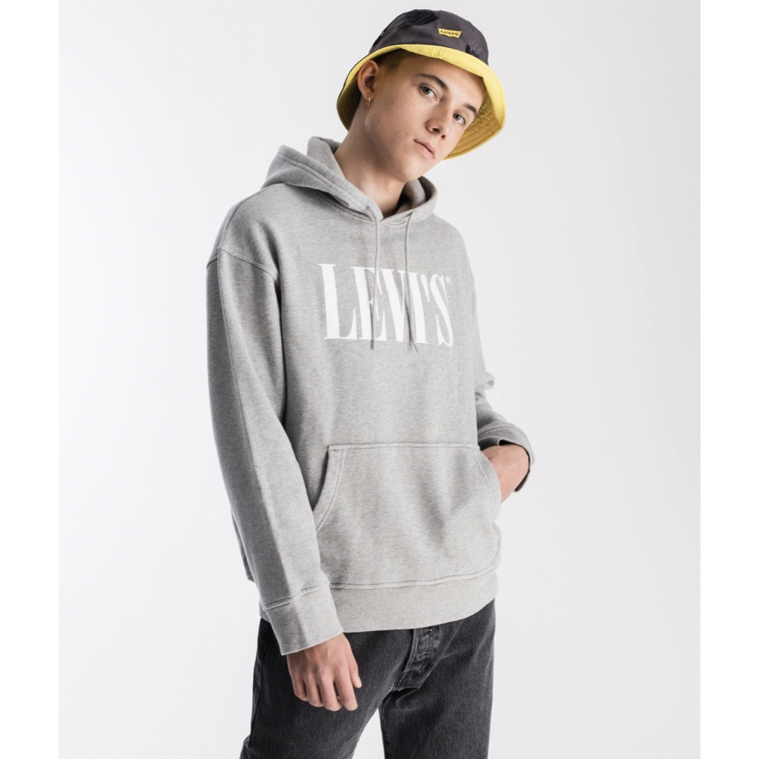 Levi's(リーバイス)の【新品未使用品】Levi’sリラックスグラフィックフーディー メンズのトップス(パーカー)の商品写真