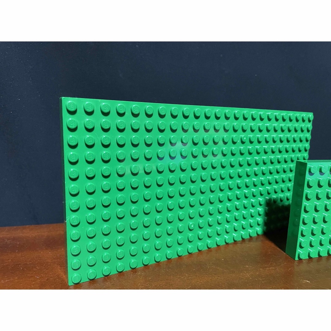 Lego(レゴ)のLEGO 基礎 ベースプレート 厚みあり グリーン 12×24 8×16 エンタメ/ホビーのおもちゃ/ぬいぐるみ(その他)の商品写真