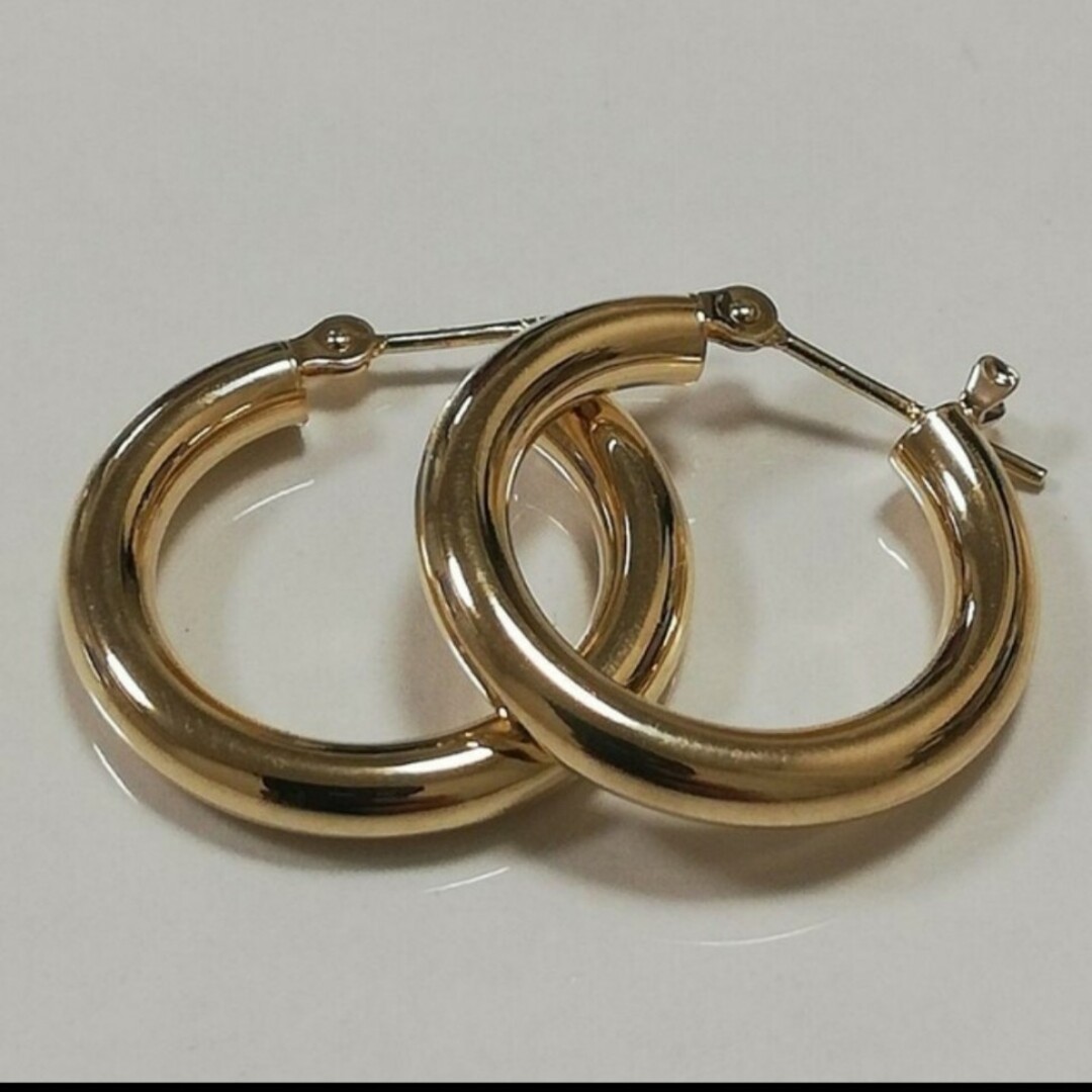 ✨特別価格✨k18 18金 18k YG フープピアス《楕円形&ひねりタイプ》