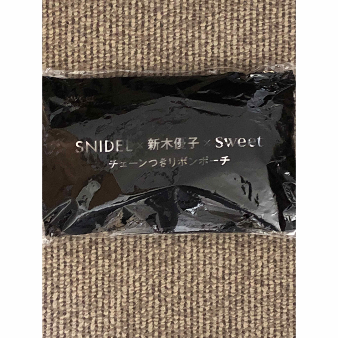 SNIDEL(スナイデル)のSNIDEL×新木優子×Sweetチェーンつきリボンポーチ レディースのファッション小物(ポーチ)の商品写真