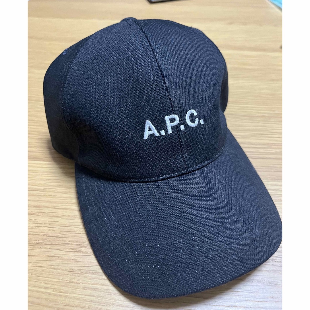 A.P.C(アーペーセー)のA.P.C. キャップ ブラック 58 アーペーセー メンズの帽子(キャップ)の商品写真