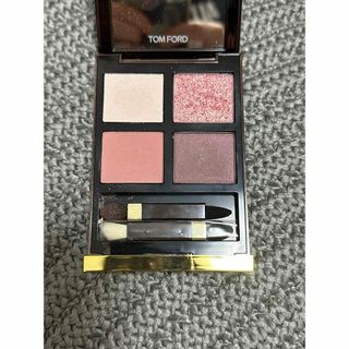 トムフォードビューティ(TOM FORD BEAUTY)のTOMFORD トムフォード　アイカラークォード　030 インソレントローズ(アイシャドウ)