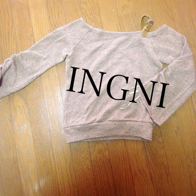 INGNI(イング)のINGNI オフショルダーニット レディースのトップス(ニット/セーター)の商品写真