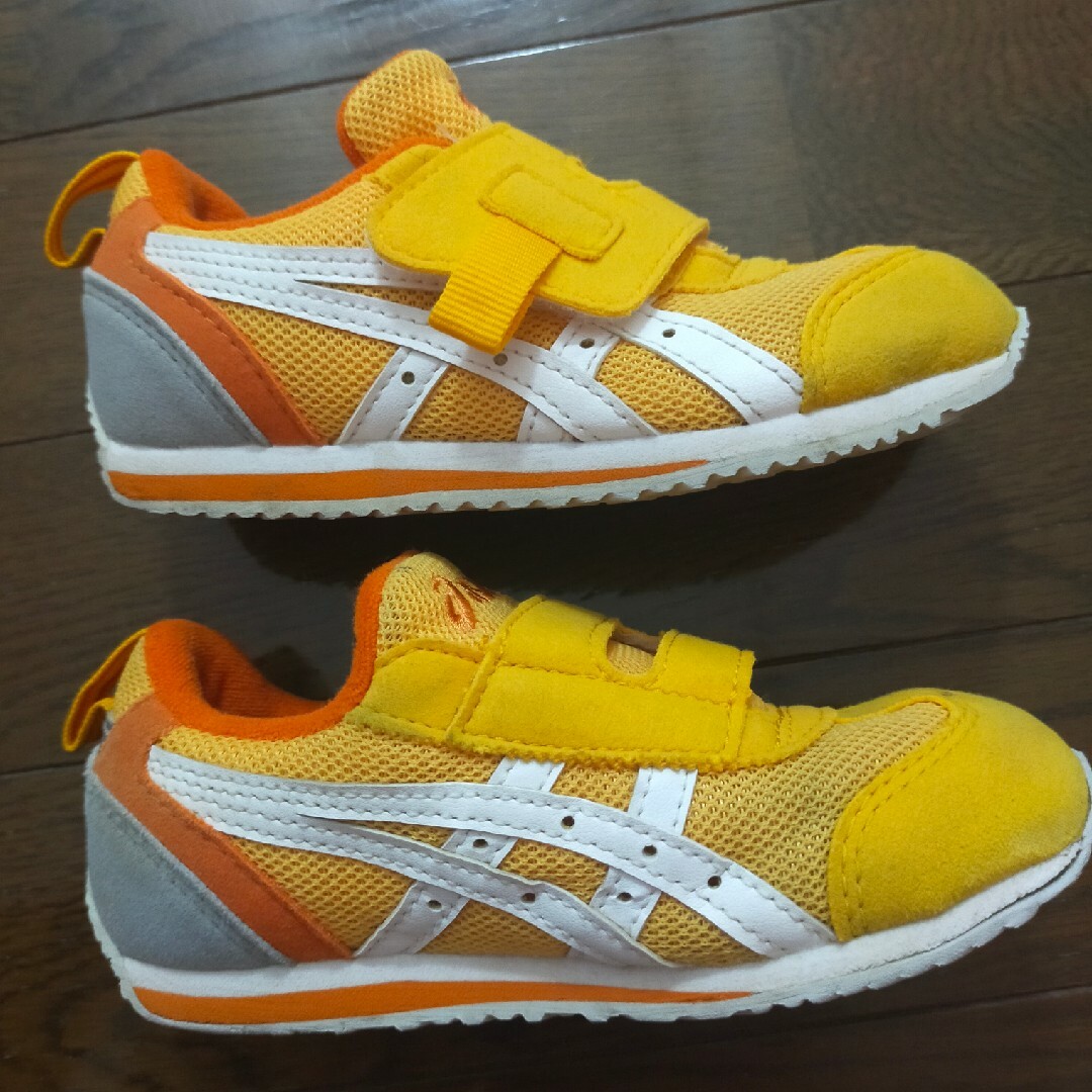 asics(アシックス)のアシックスキッズスニーカー キッズ/ベビー/マタニティのベビー靴/シューズ(~14cm)(スニーカー)の商品写真