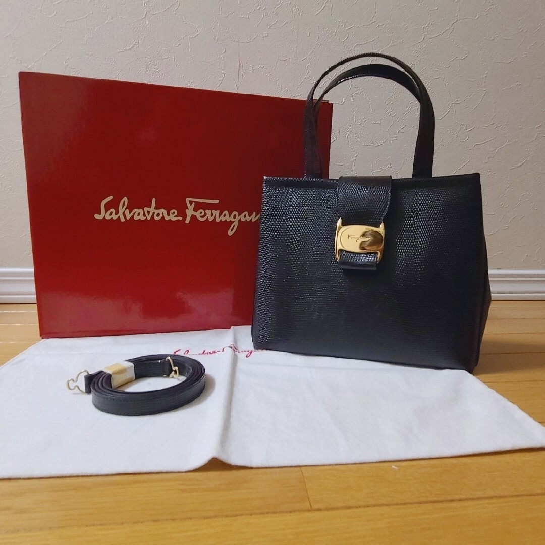 Salvatore Ferragamo リザード型押し ハンドバッグ