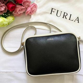 フルラ(Furla)の✨高級感✨　FURLA フルラ ショルダーバッグ　レザー　ブラック　ポシェット(ショルダーバッグ)