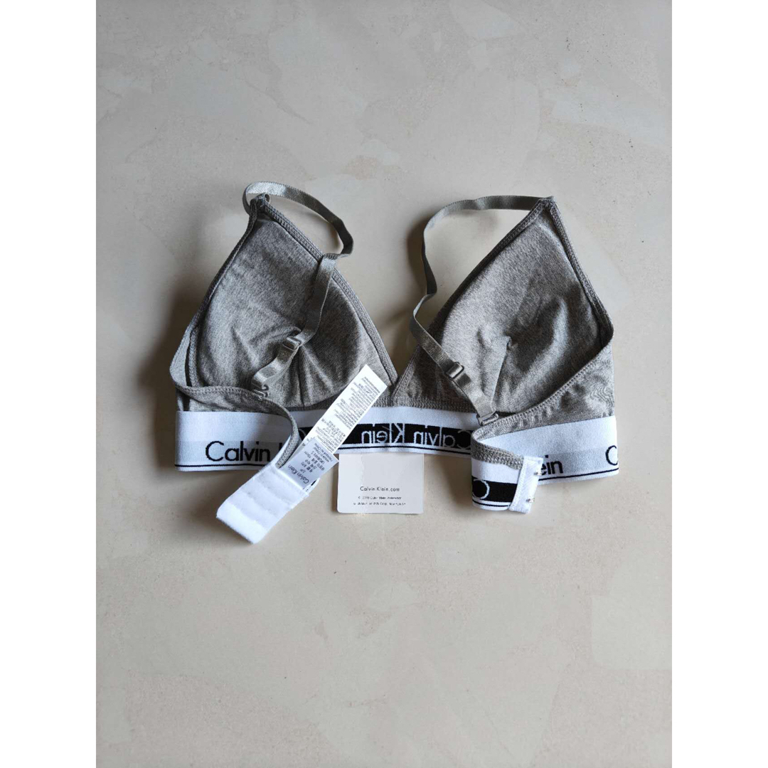 Calvin Klein(カルバンクライン)のカルバンクライン レディース ブラショーツセット グレー Mサイズ 下着 レディースの下着/アンダーウェア(ブラ&ショーツセット)の商品写真