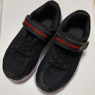 アンダーアーマー(UNDER ARMOUR)のアンダーアーマー ジュニア シューズ 子供 18.5㎝ ビックロゴ(シューズ)