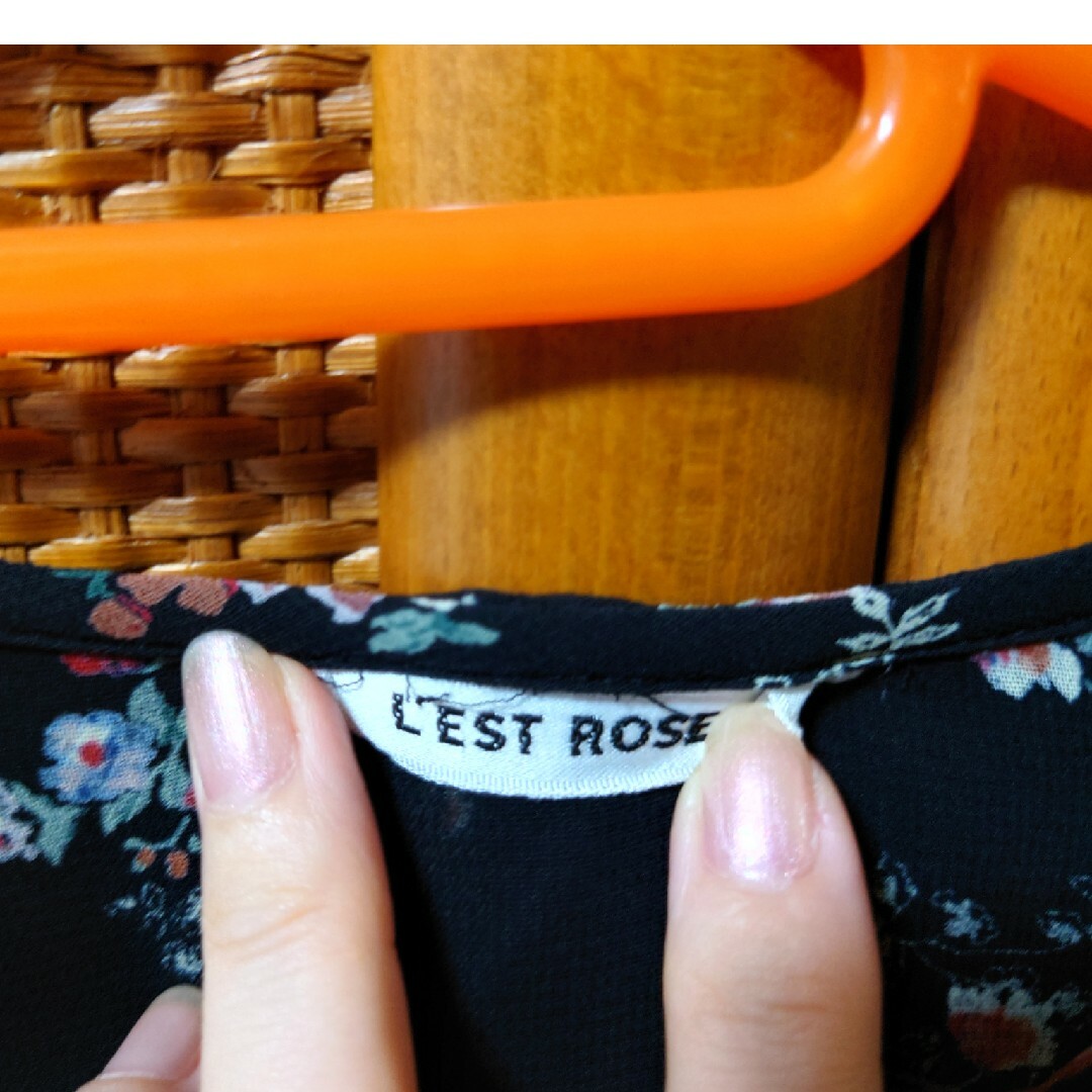 L'EST ROSE(レストローズ)のL'EST ROSE 花柄ブラウス レディースのトップス(シャツ/ブラウス(長袖/七分))の商品写真