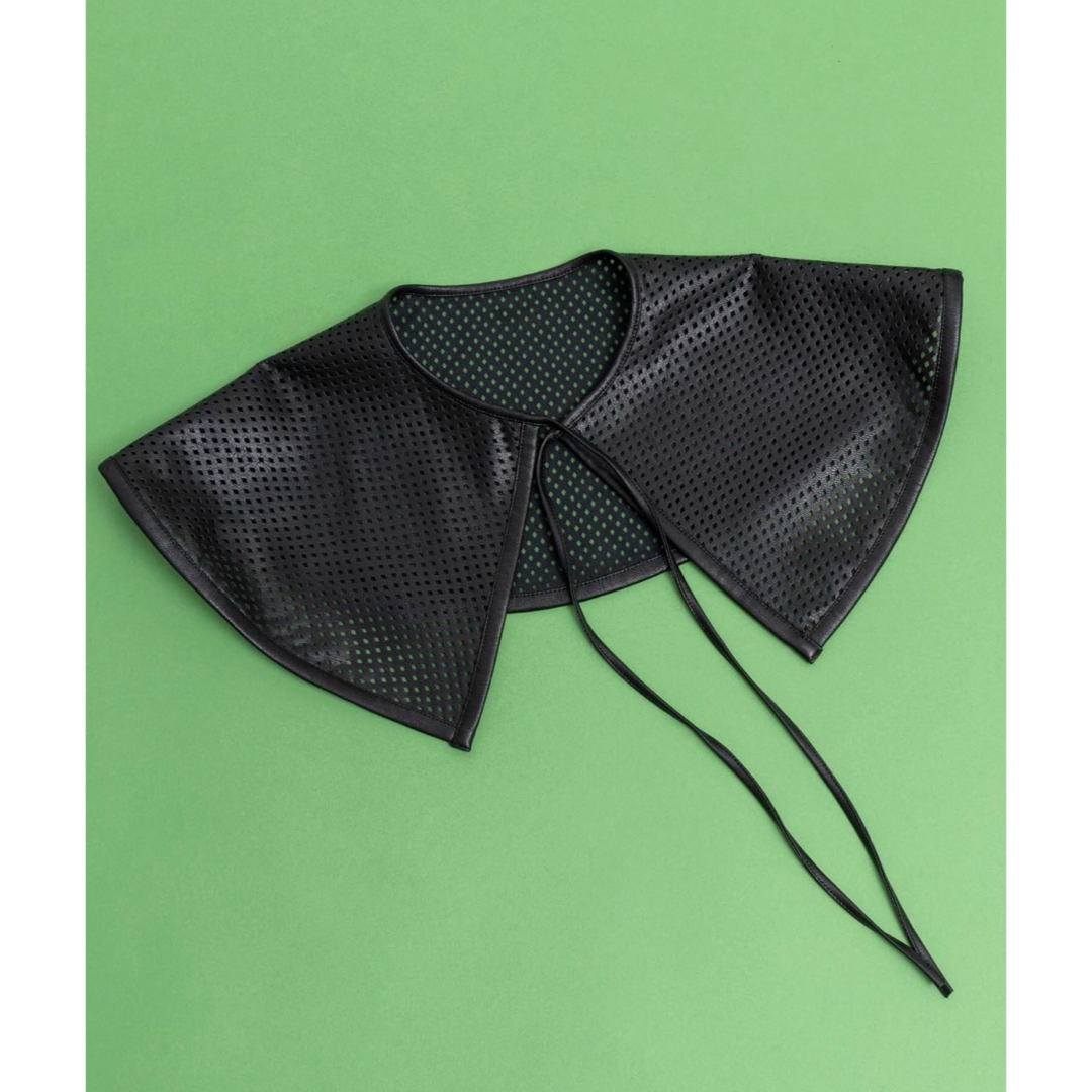 MAISON SPECIAL(メゾンスペシャル)のメゾンスペシャル　つけ襟　レザービッグパンチングカラー　ブラック　黒 レディースのアクセサリー(つけ襟)の商品写真