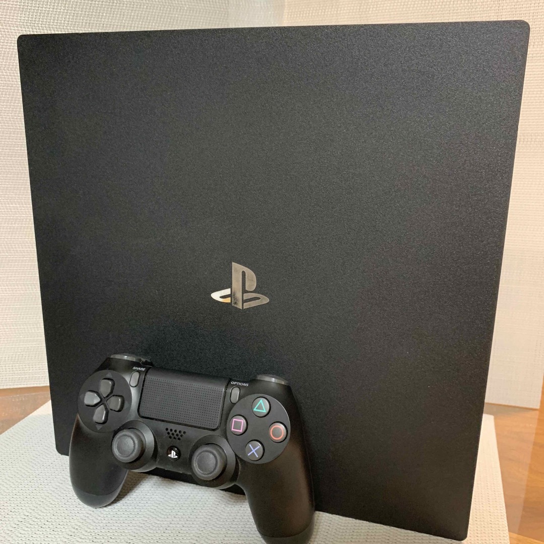 PlayStation 4 pro CUH-7100B