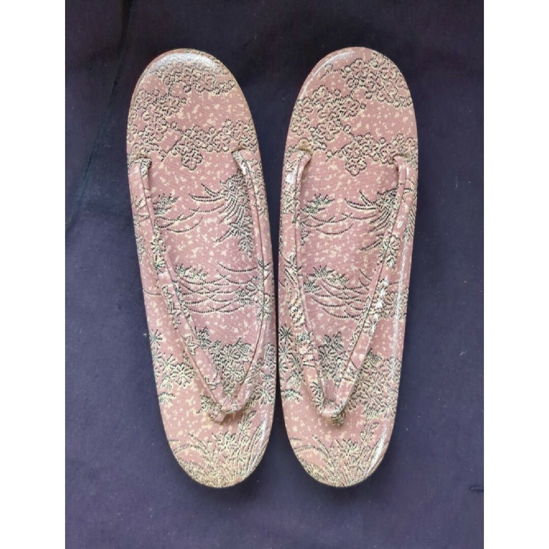 昭和レトロ　草履  23cm　和装小物　ピンク系　葉花模様 レディースの靴/シューズ(下駄/草履)の商品写真