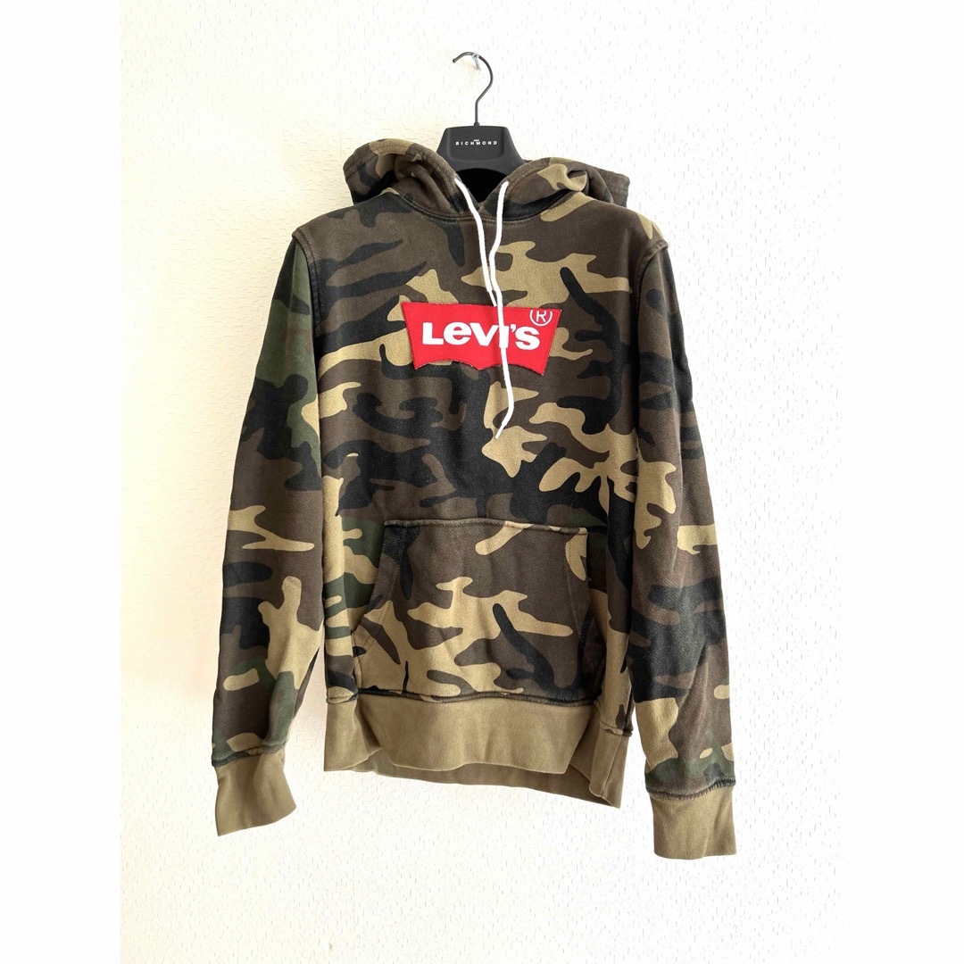 Levi's(リーバイス)のLEVI’s  迷彩　パーカー レディースのトップス(パーカー)の商品写真