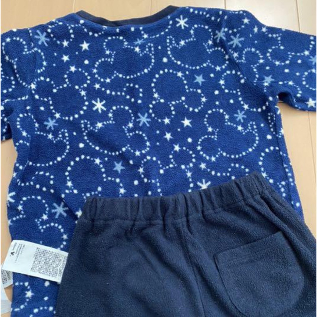 UNIQLO(ユニクロ)のUNIQLO ミッキー　パジャマ　90 キッズ/ベビー/マタニティのキッズ服男の子用(90cm~)(パジャマ)の商品写真