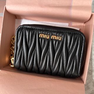 ミュウミュウ(miumiu)のミュウミュウカードケース/折り財布(財布)