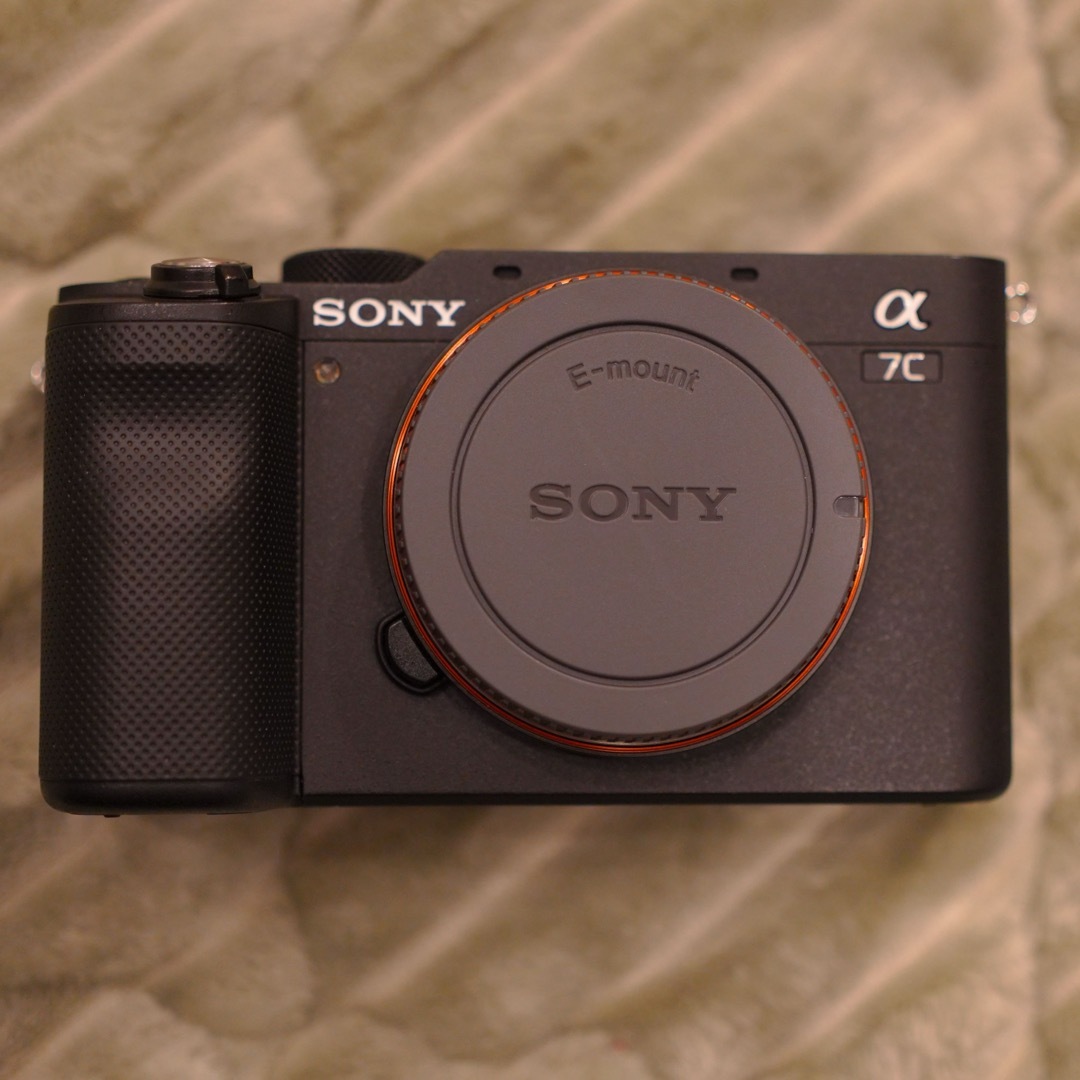 SONY(ソニー)の【美品】SONY α7C ボディ シャッター3,100回 ILCE-7Cブラック スマホ/家電/カメラのカメラ(ミラーレス一眼)の商品写真