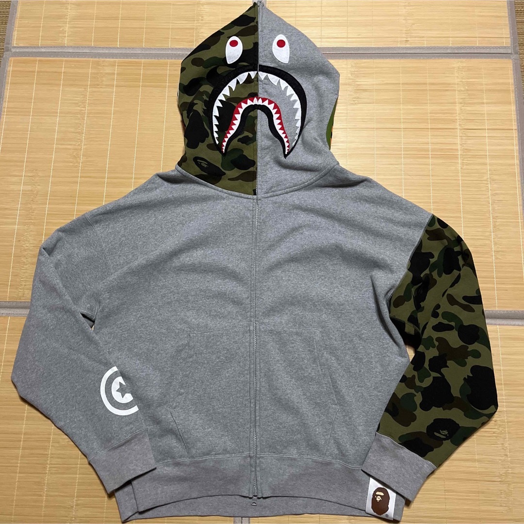 APE BAPE KAWS GIANT SHARK HOODIE パーカー　XL