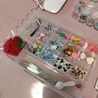 ネイル　デコセット　一式 コスメ/美容のネイル(つけ爪/ネイルチップ)の商品写真