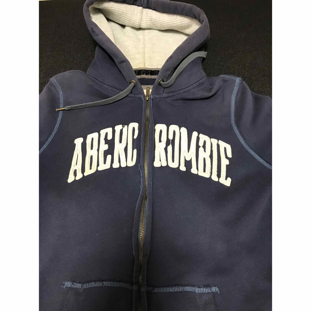 Abercrombie&Fitch - アバクロ ダメージ パーカーの通販 by ポコ's ...