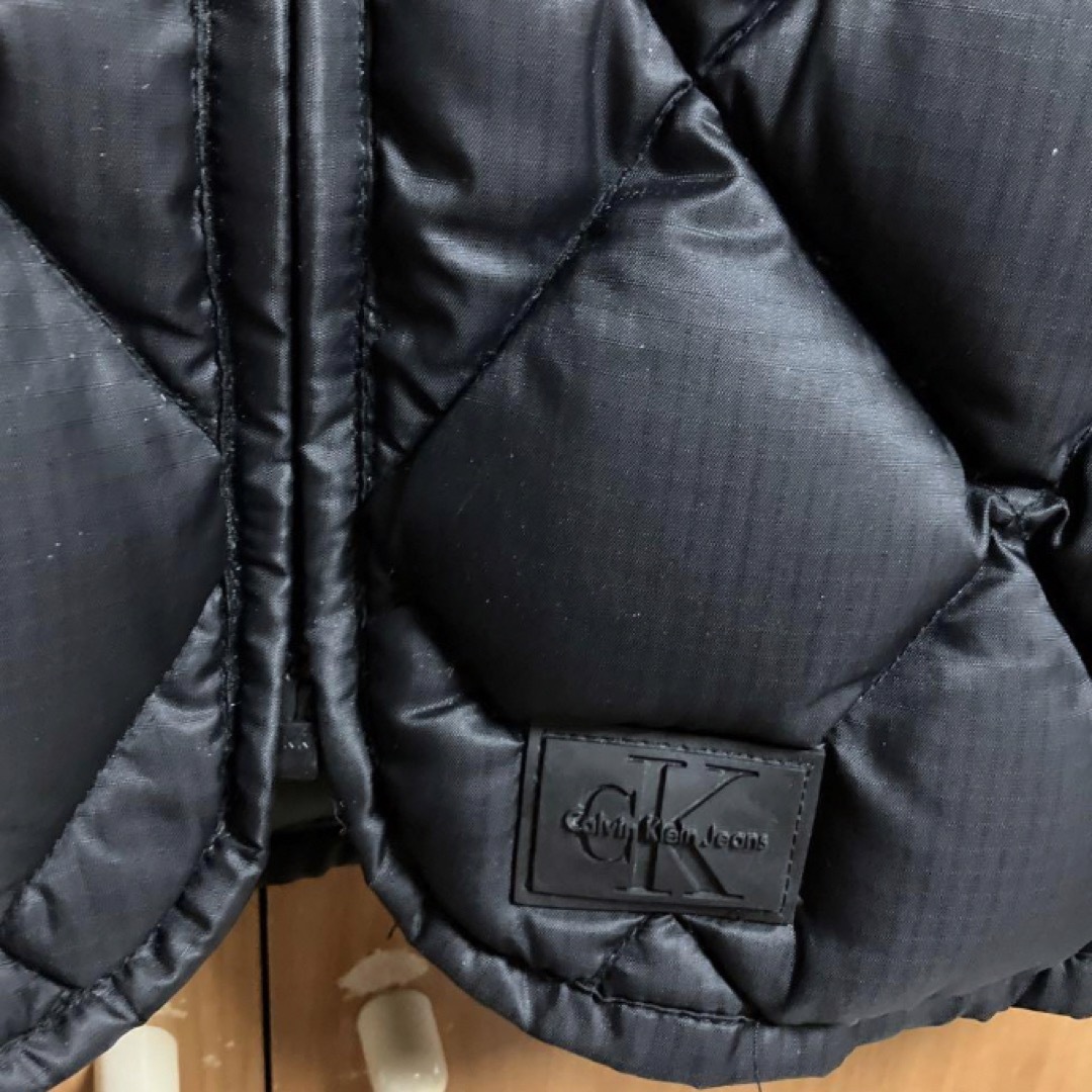 Calvin Klein(カルバンクライン)のカルバンクラインジーンズ　ダウンベスト レディースのジャケット/アウター(ダウンベスト)の商品写真