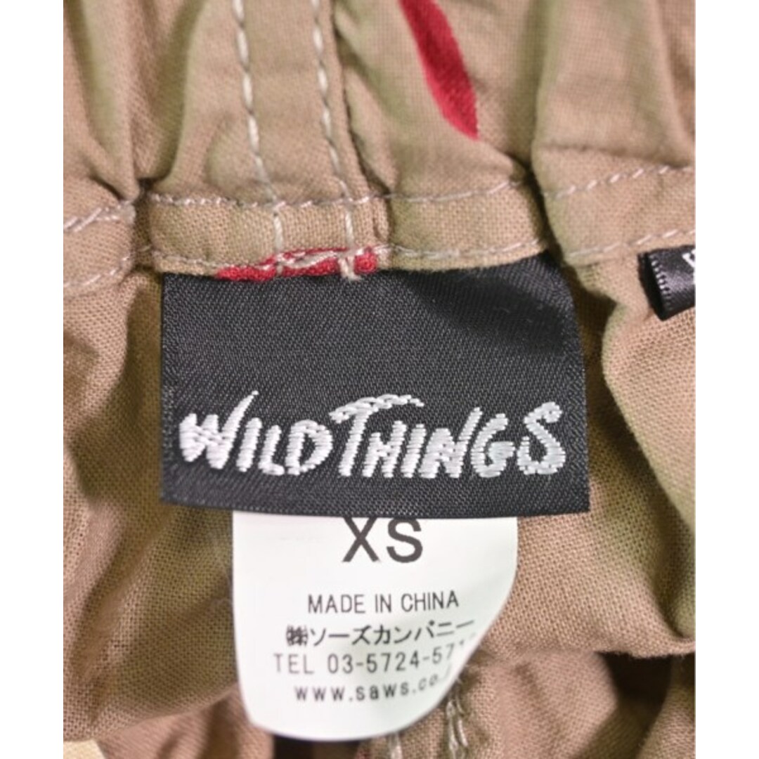 WILDTHINGS(ワイルドシングス)のWILD THINGS ショートパンツ XS ベージュx赤x茶(総柄) 【古着】【中古】 メンズのパンツ(ショートパンツ)の商品写真