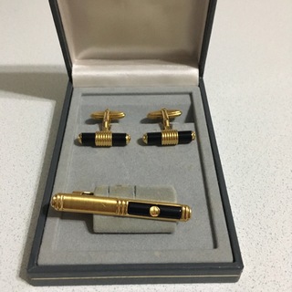 ダンヒル(Dunhill)のダンヒル  ネクタイピン＆カフス　オニキス(ネクタイピン)