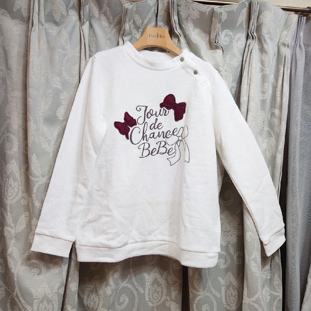 美品✨♥️BeBe♥️裏起毛ブークレートレーナー。140㎝。