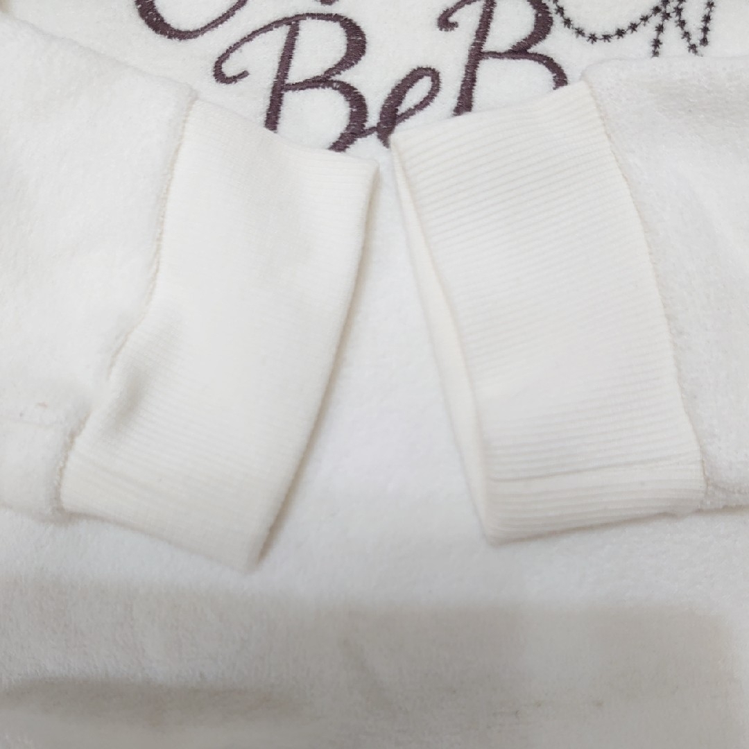 美品✨♥️BeBe♥️裏起毛ブークレートレーナー。140㎝。