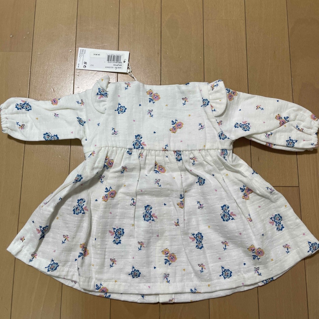 PETIT BATEAU(プチバトー)のプチバトー 花柄トップス 新品 キッズ/ベビー/マタニティのキッズ服女の子用(90cm~)(ワンピース)の商品写真