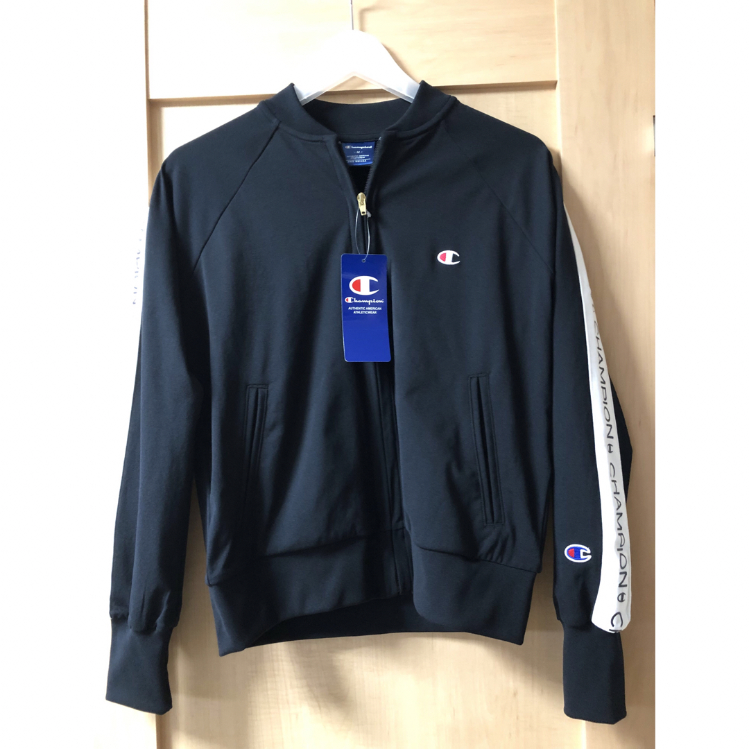 Champion(チャンピオン)のChampion チャンピオン ジャンパー 新品ジャージ素材 レディースのジャケット/アウター(その他)の商品写真