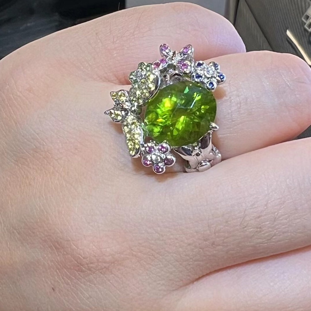 天然 ペリドット ダイヤ リング5.95ct k18 rプレゼント - リング(指輪)