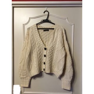 ダブルクローゼット(w closet)の☆【w closet】ケーブルニットカーディガン 〈美品〉☆(カーディガン)