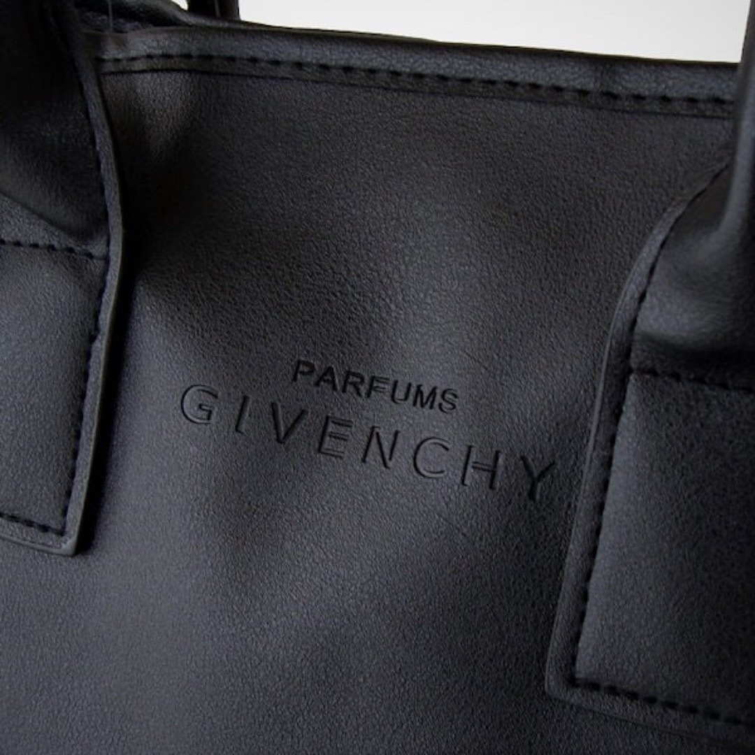 GIVENCHY(ジバンシィ)のGIVENCHY  トートバッグ　ノベルティ　ブラック　ポーチセットジバンシー レディースのバッグ(トートバッグ)の商品写真