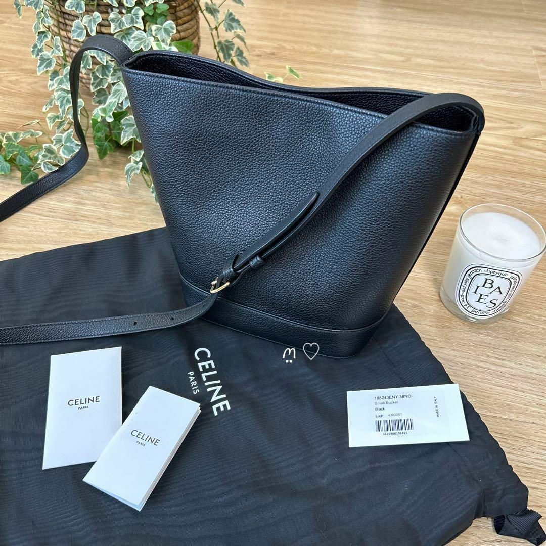 CELINE　セリーヌ　スモールバケット　キュイルトリオンフ　ショルダーバッグ