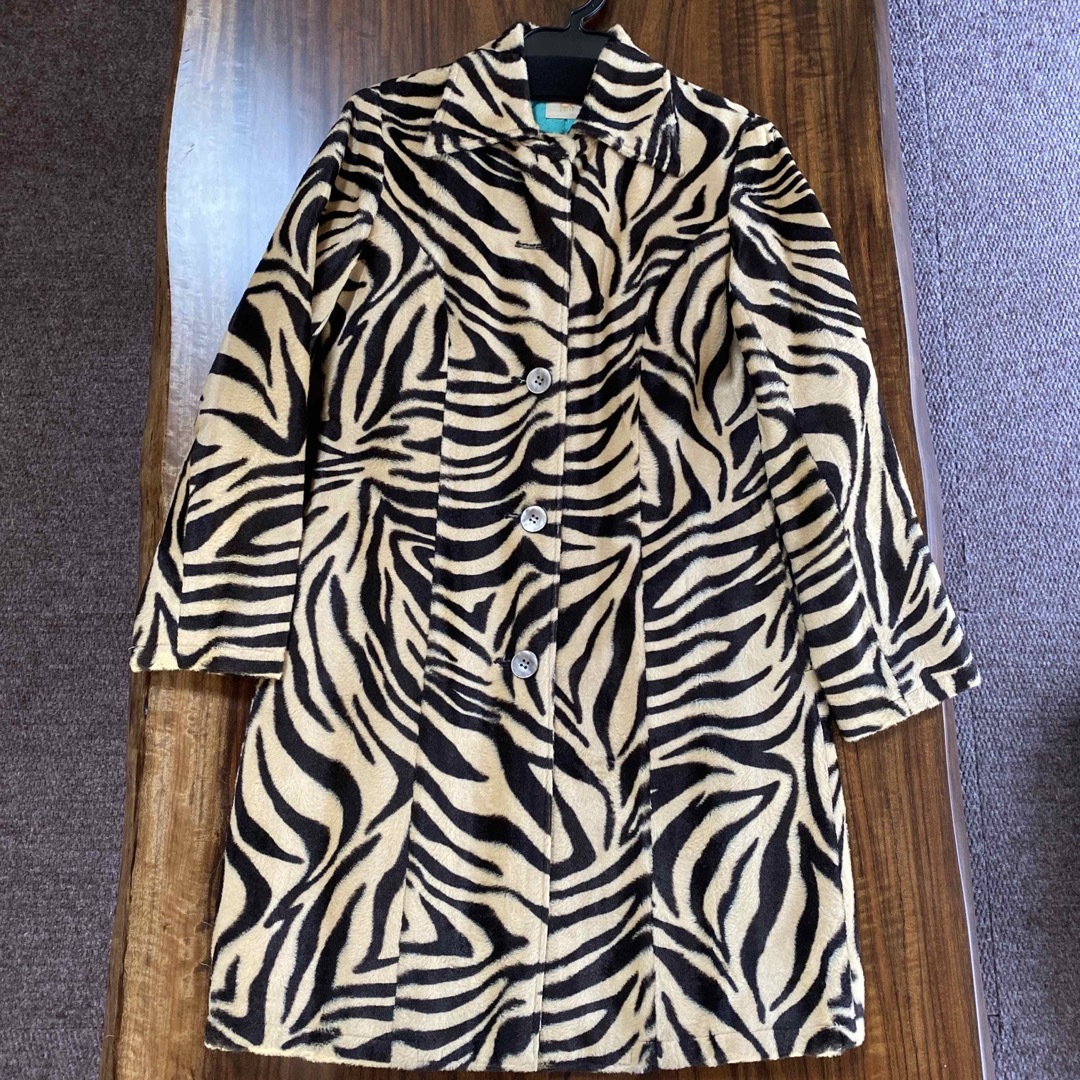 美品　ゼブラ柄ファーコート日本製 レディースのジャケット/アウター(毛皮/ファーコート)の商品写真