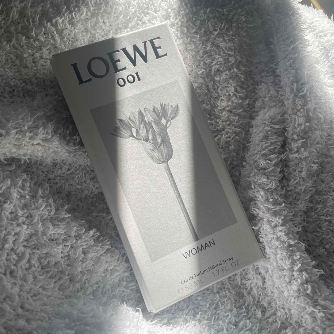 LOEWE(ロエベ)のロエベ　香水　ボックス　リボン付き コスメ/美容の香水(香水(女性用))の商品写真