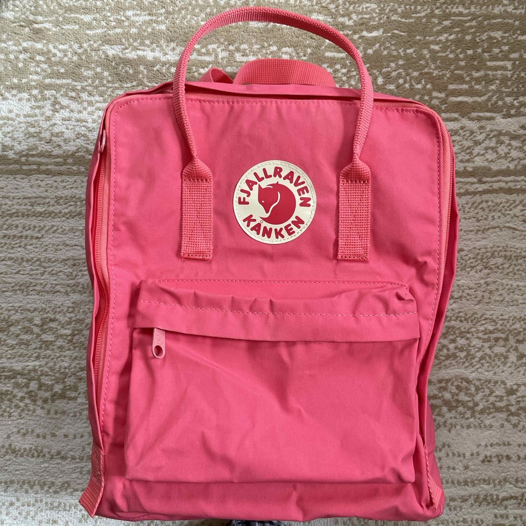 FJALLRAVEN KANKEN(フェールラーベンカンケン)のピンク色のリュック レディースのバッグ(リュック/バックパック)の商品写真