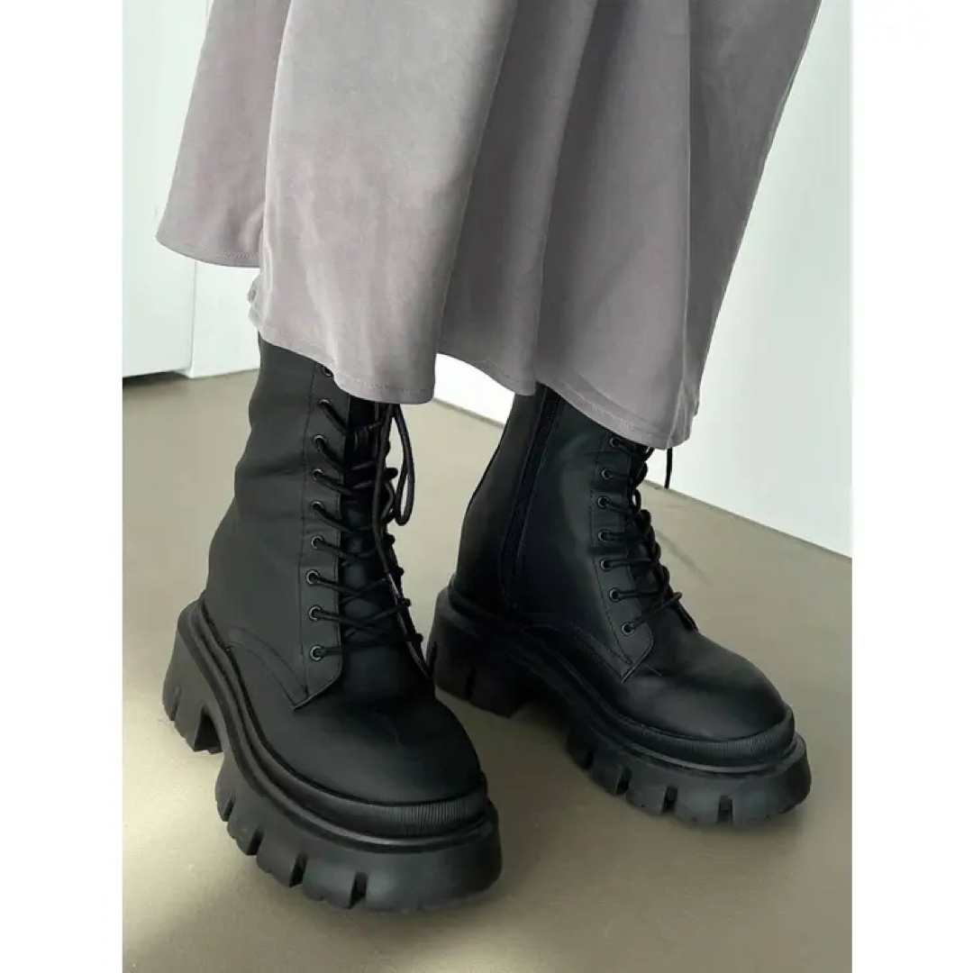 EMODA(エモダ)のまこちゃ　様専用 レディースの靴/シューズ(ブーツ)の商品写真